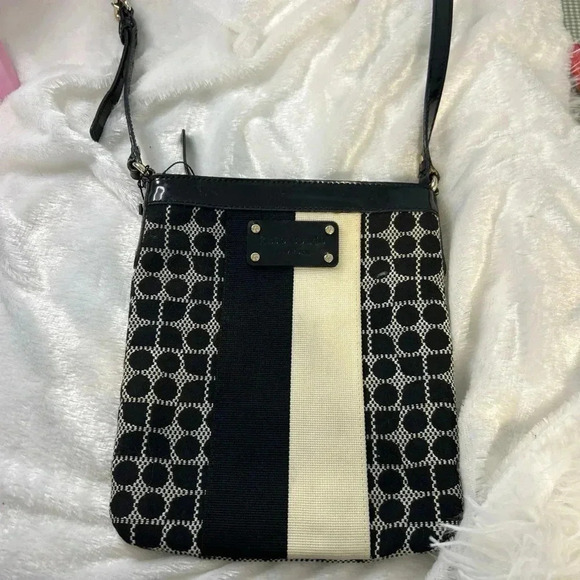 Kate spade cross body handbag. no tags. But never carried adjustable strap. - Picture 1 of 12